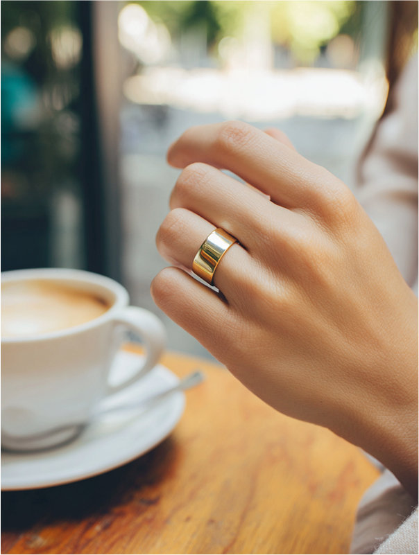 files/arsene2544_An_outdoor_close_up_shot_of_a_white_womans_hand_gr_1a5423e3-88b4-4455-af6f-2c247f501f08_0_1.png