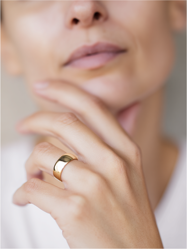 files/arsene2544_An_outdoor_portrait_close_up_of_a_white_woman_with_1bfaa6c1-135b-4afa-a5ea-735d60dd6e58_0_1.png